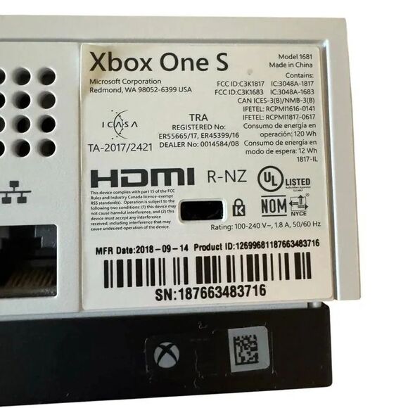 Xbox One S 1Tb Console - Minecraft Creators - Picture 5 of 7